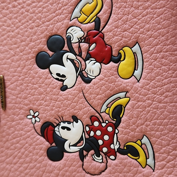 Adorable NWT Coach Disney X Pink Mickey & Minnie Crn Zip Wristlet 🩷🐭🖤 - Picture 4 of 13